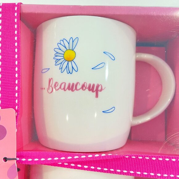 Set Of 4 Ceramic Daisy-Themed French Love Quote Mugs In Pink Gift Box graphic - Picture 3 of 14